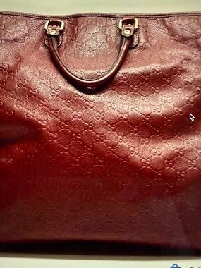 Authenticated Gucci Signature Guccissima Fold-over Large Red Leather Tote